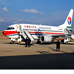 扎兰屯成吉思汗机场空运航空快运业稳步发展的原因是什么？